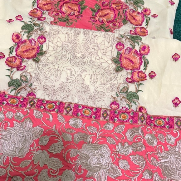Elegant Pink and Cream Floral kameez with dupatta - Picture 9 of 10